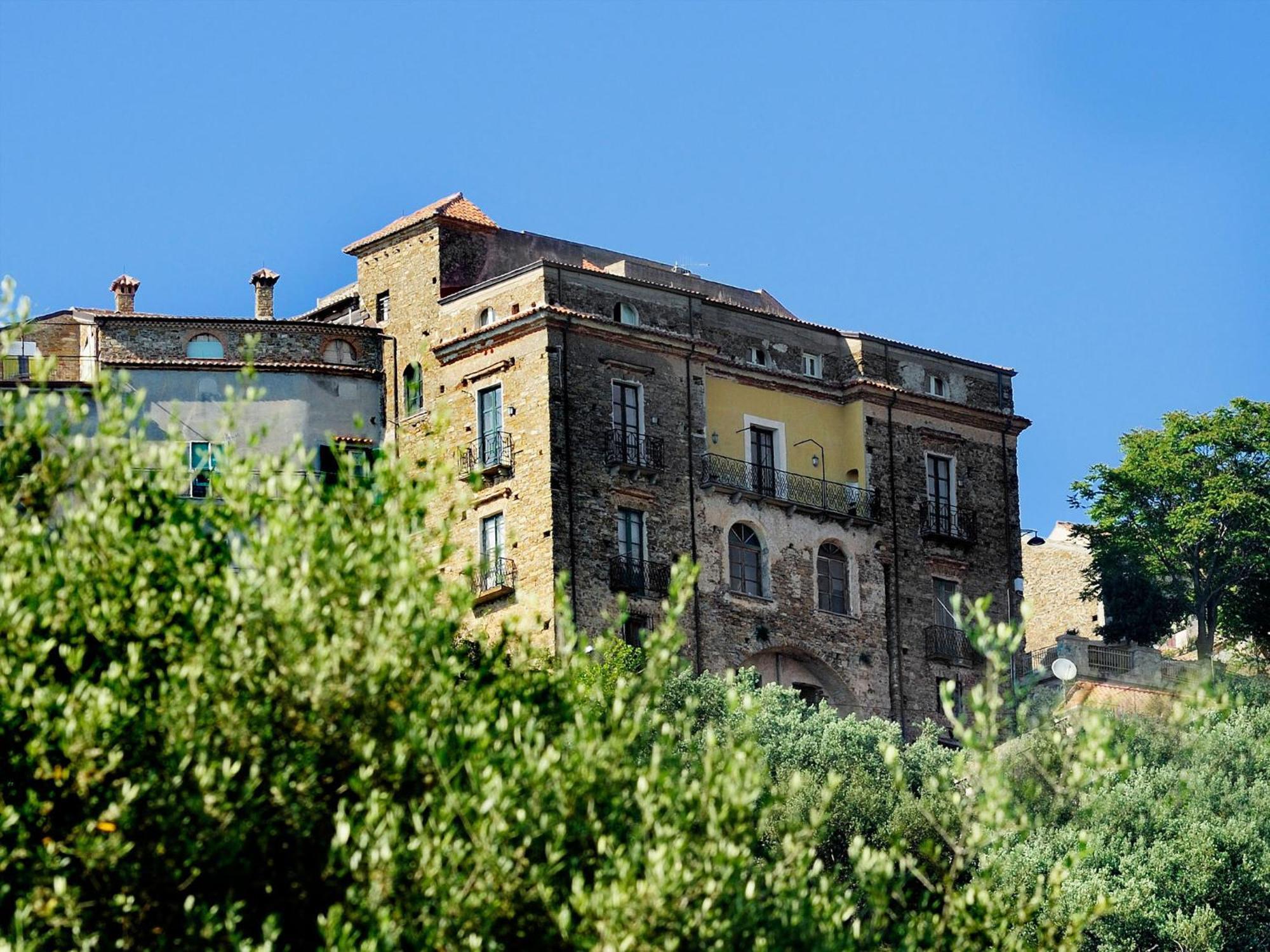 Apartamento Residenza Matarazzo E Le Sue Soffitte Castellabate Exterior foto