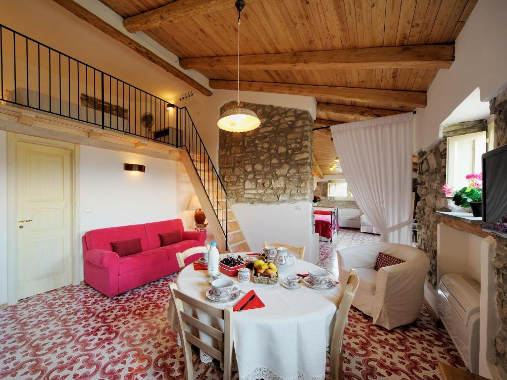 Apartamento Residenza Matarazzo E Le Sue Soffitte Castellabate Habitación foto